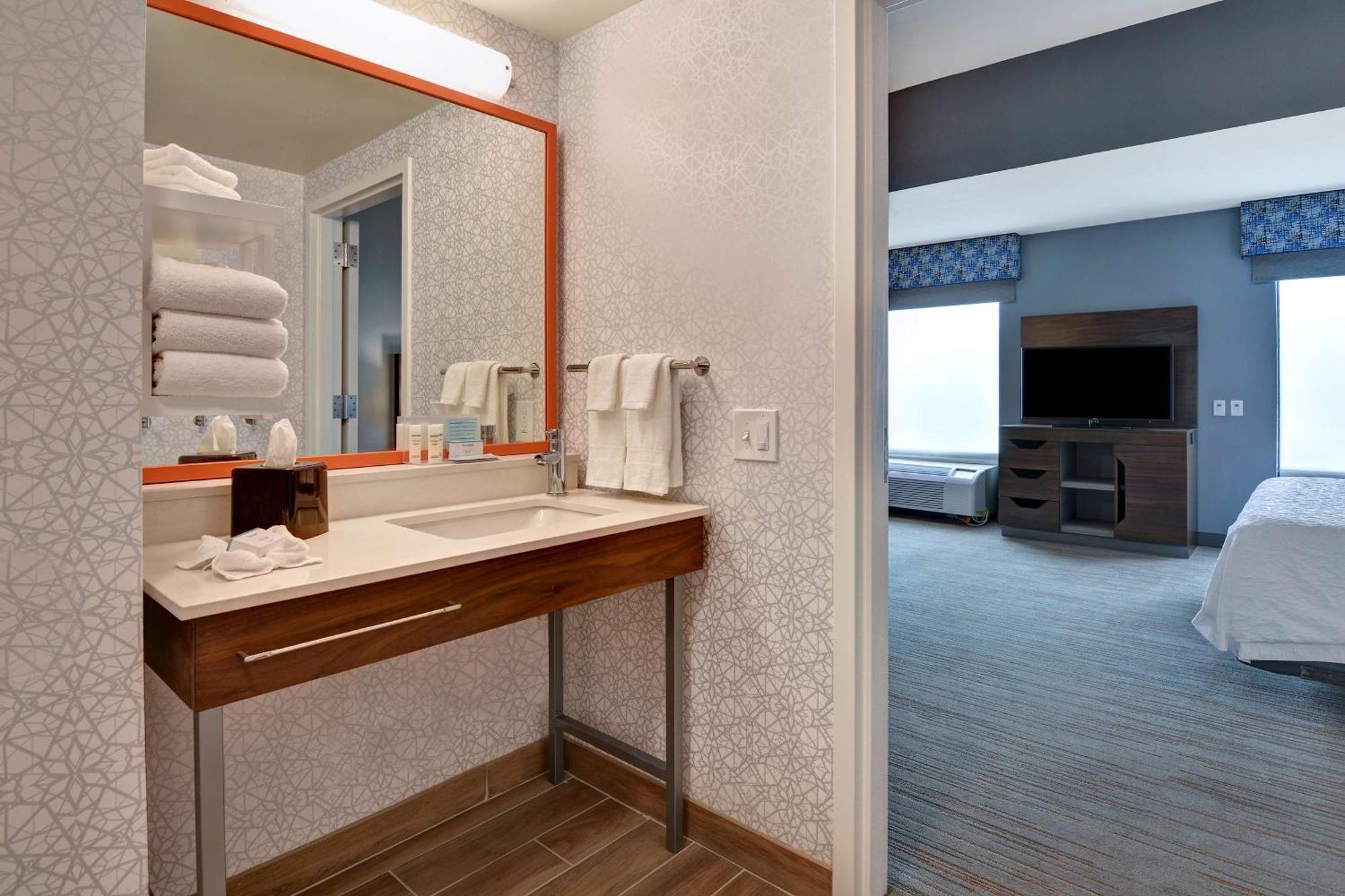 Hampton Inn & Suites Clearwater St Petersburg Ulmerton Road Fl מראה חיצוני תמונה