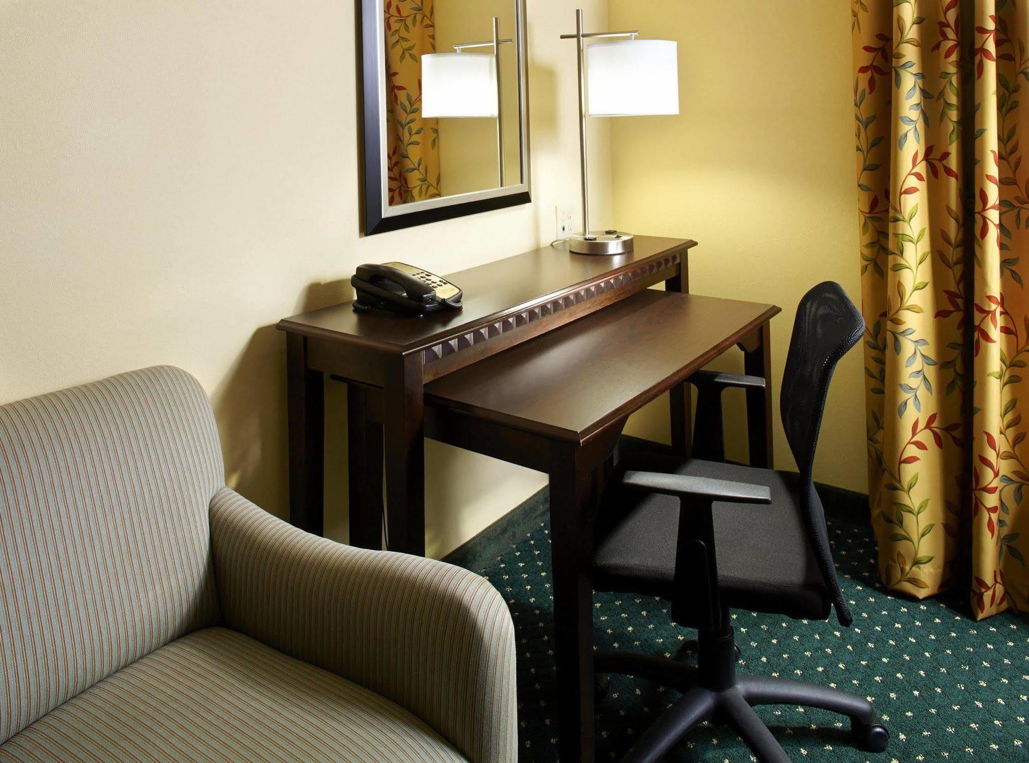 Hampton Inn & Suites Clearwater St Petersburg Ulmerton Road Fl מראה חיצוני תמונה